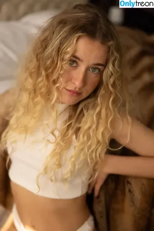 Sara russek / JonasHaid nude photo #0060