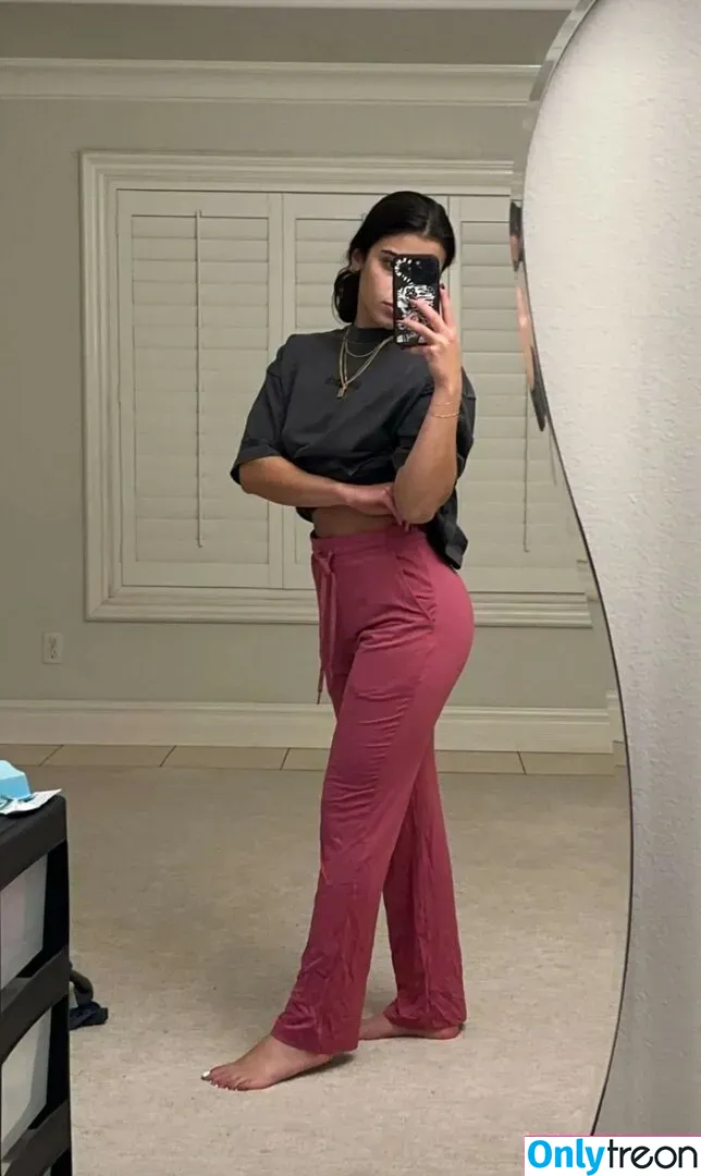 Sara Saffari nude photo #0096 (sarasaffari__)