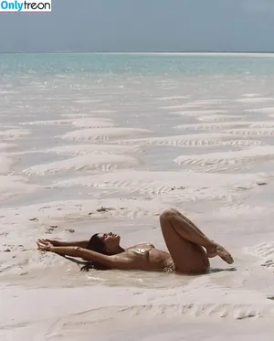 Sara Sampaio / SaraSampaio nude photo #0309