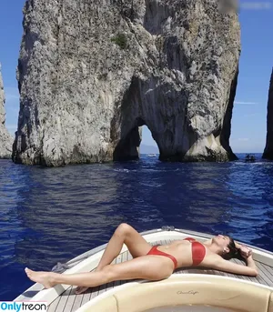 Sara Sampaio / SaraSampaio nude photo #0320
