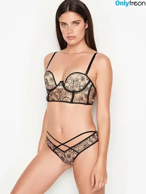 Sara Sampaio / SaraSampaio nude photo #0348