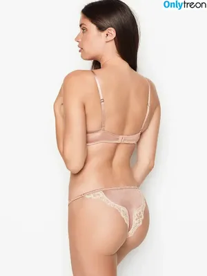 Sara Sampaio / SaraSampaio nude photo #0358