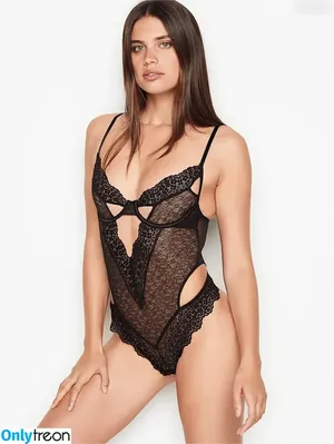 Sara Sampaio / SaraSampaio nude photo #0366
