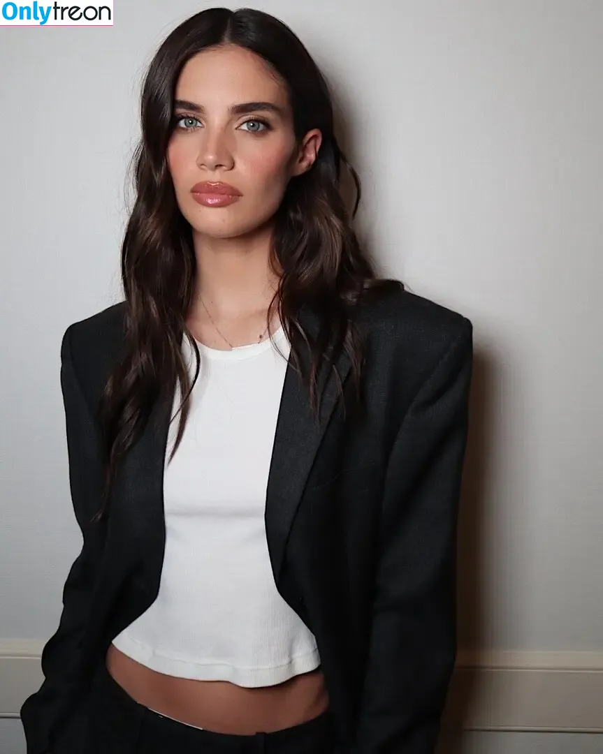 Sara Sampaio nude photo #0671 (SaraSampaio)