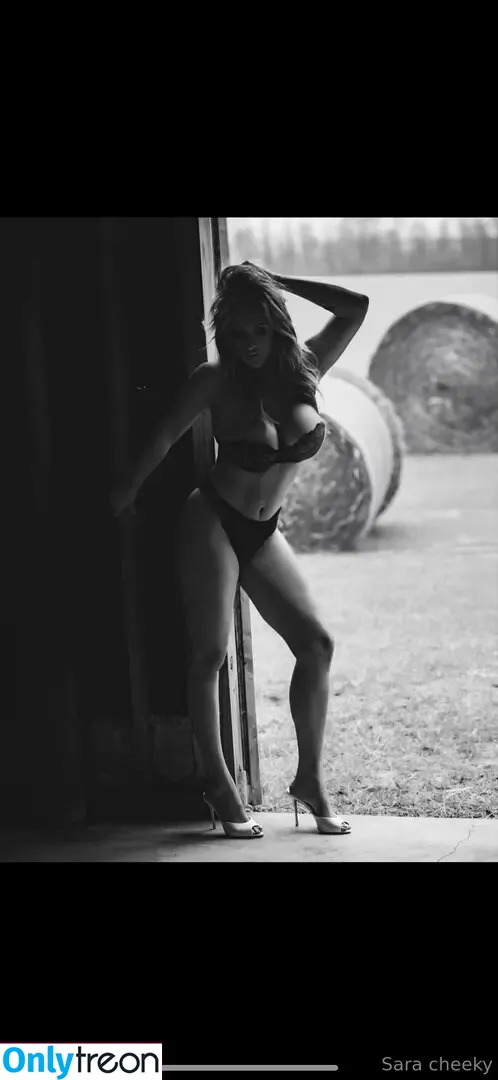 Saracheeky nude photo #0015 (saracheeky1)