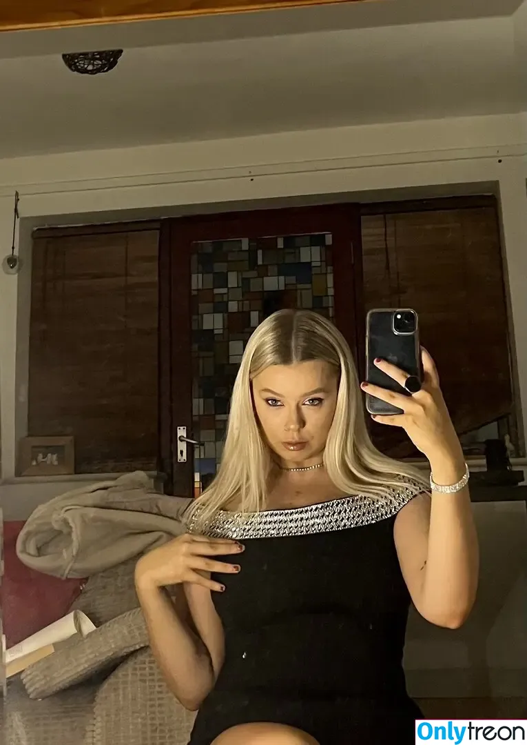 Sarah Anne Hooper nude photo #0067 (sarahannehooper)