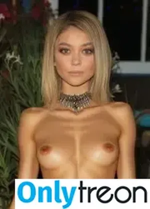 Sarah Hyland Fake / sarahhyland nude photo #0001