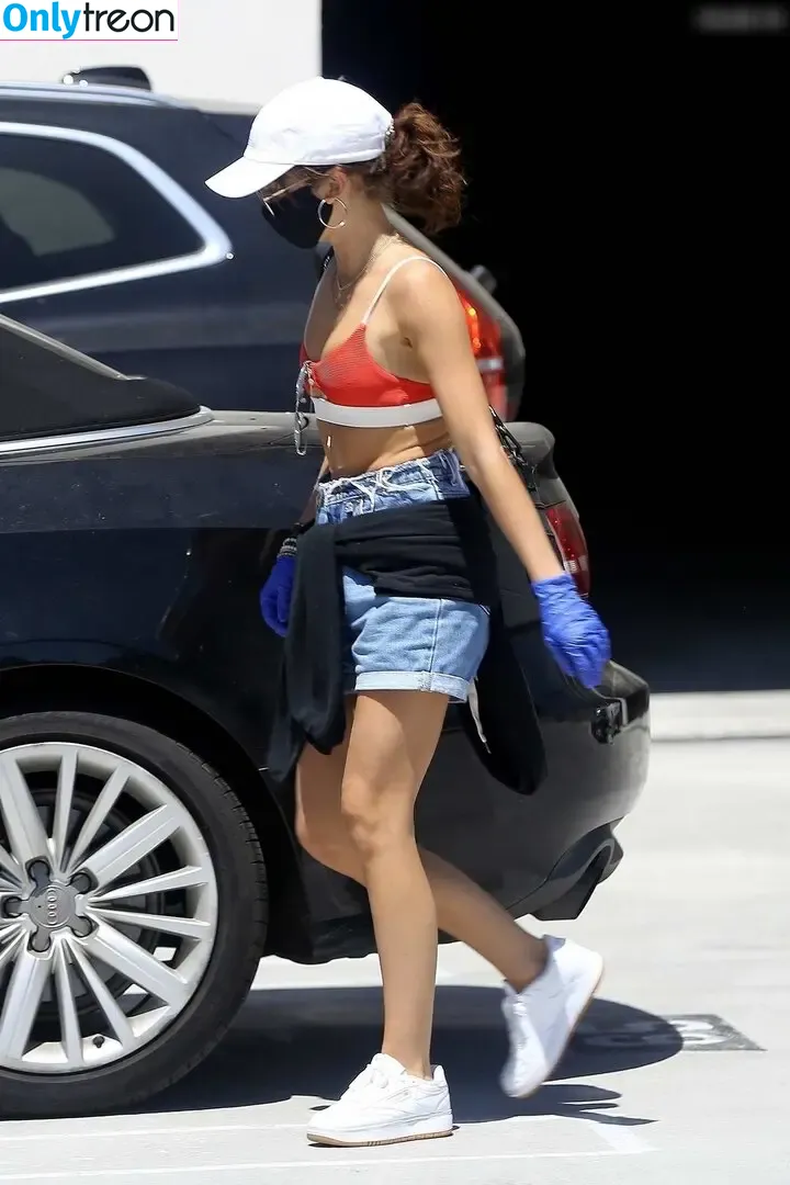 Sarah Hyland nude photo #1220 (Sarah_Hyland / sarahhyland)