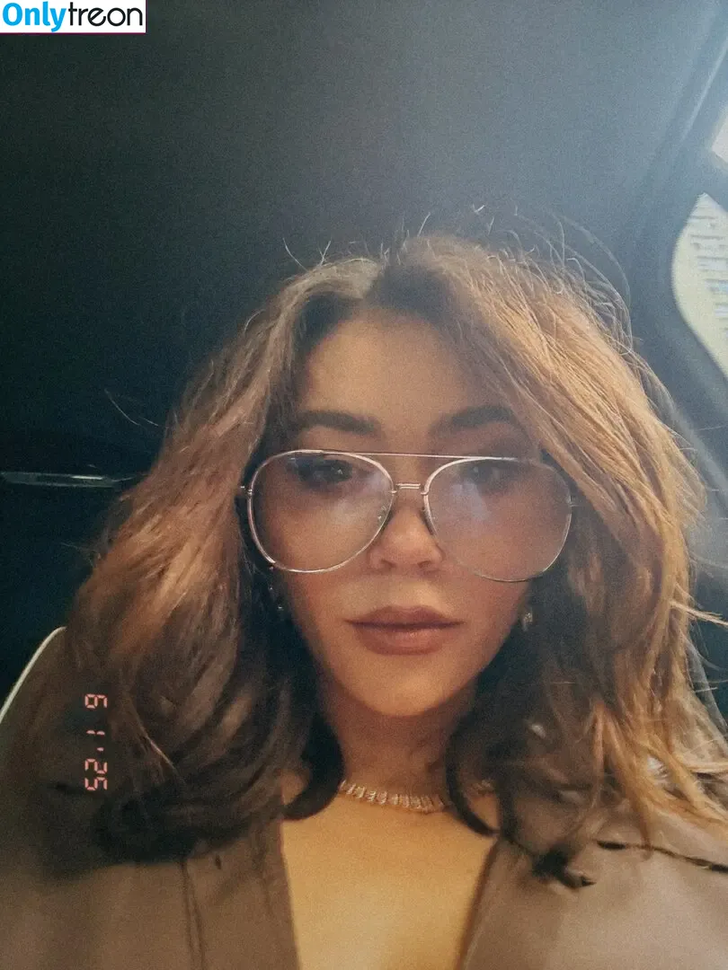 Sarah Hyland nude photo #1227 (Sarah_Hyland / sarahhyland)