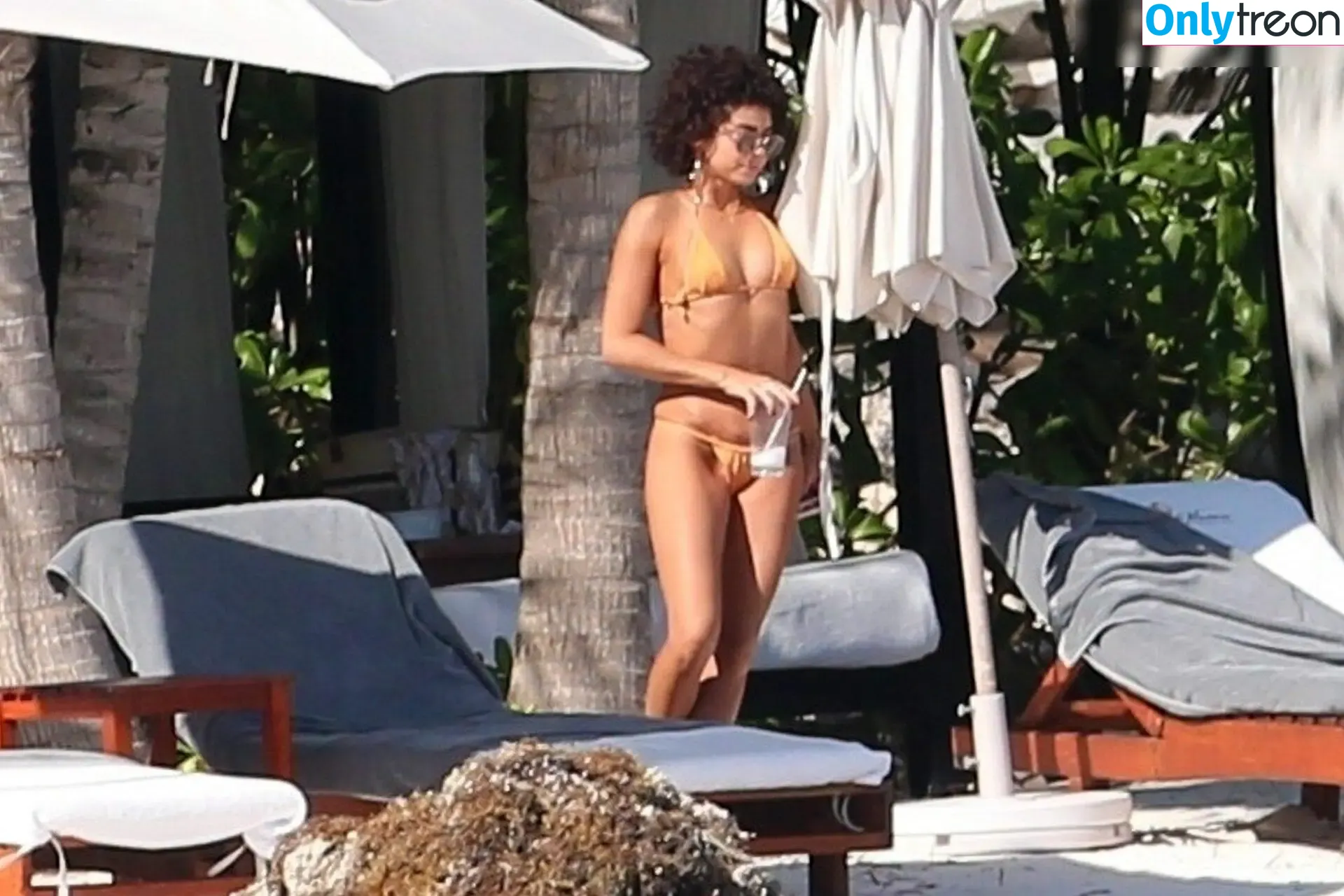 Sarah Hyland nude photo #1238 (Sarah_Hyland / sarahhyland)