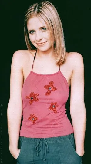Sarah Michelle Gellar / sarahmgellar nude photo #0016