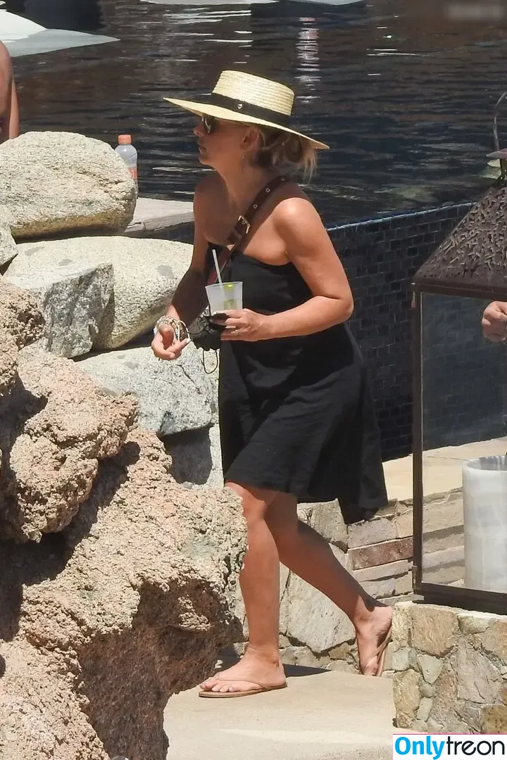 Sarah Michelle Gellar nude photo #0608 (sarahmgellar)