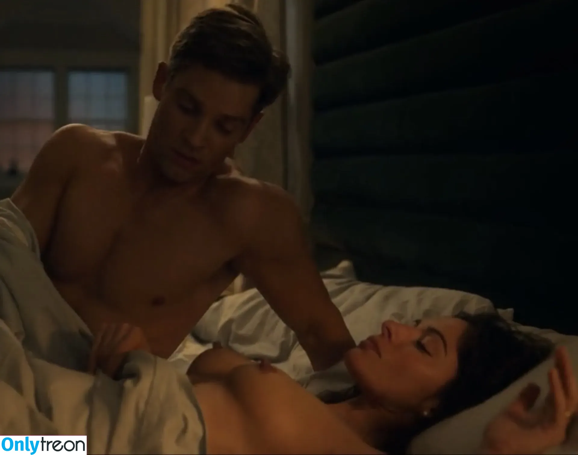 Sarah Shahi nude photo #0003 (SarahShahi)