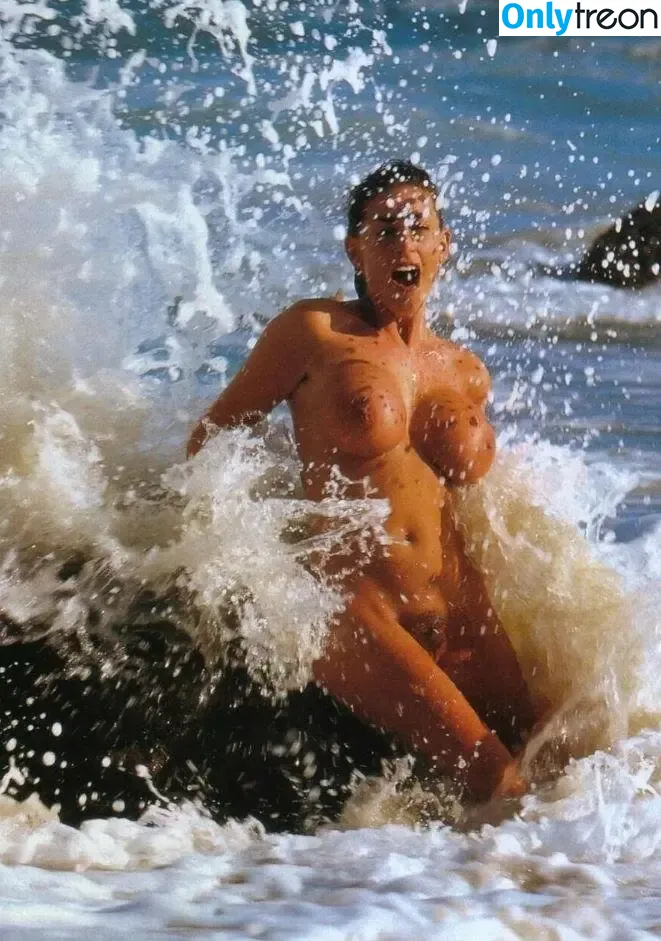 Sarah Young nude photo #0027 (Sarah Young)