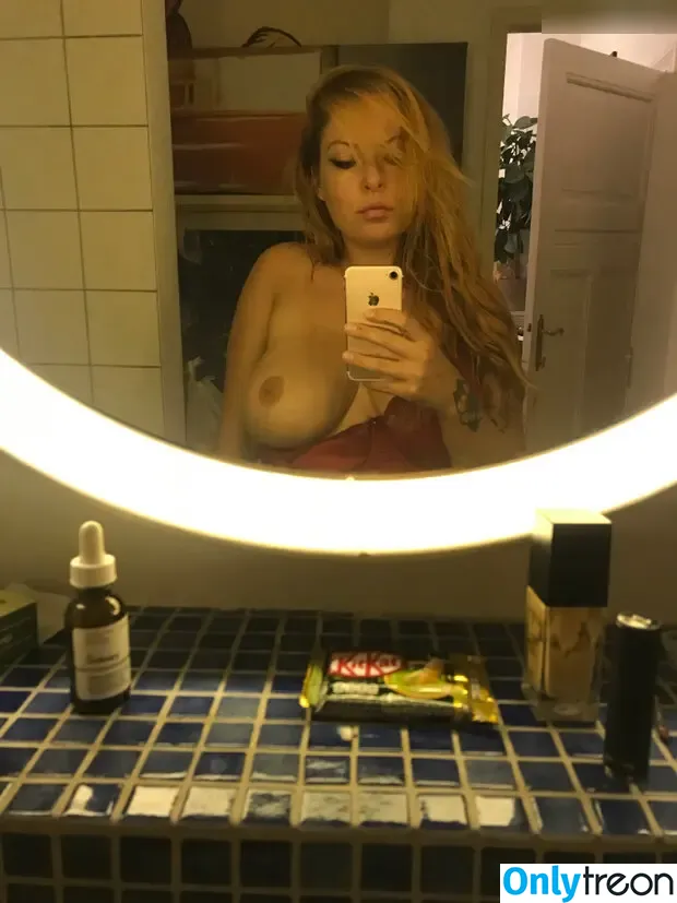 Sarah Zak nude photo #0017 (Sarah Zak)
