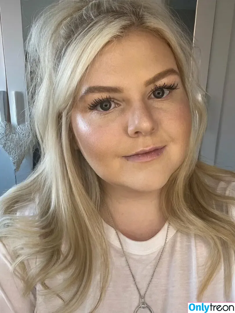 SarahLouxxx nude photo #0006 (Sarahlou011291x / Sarahx1991x / sarahlou91xxx)