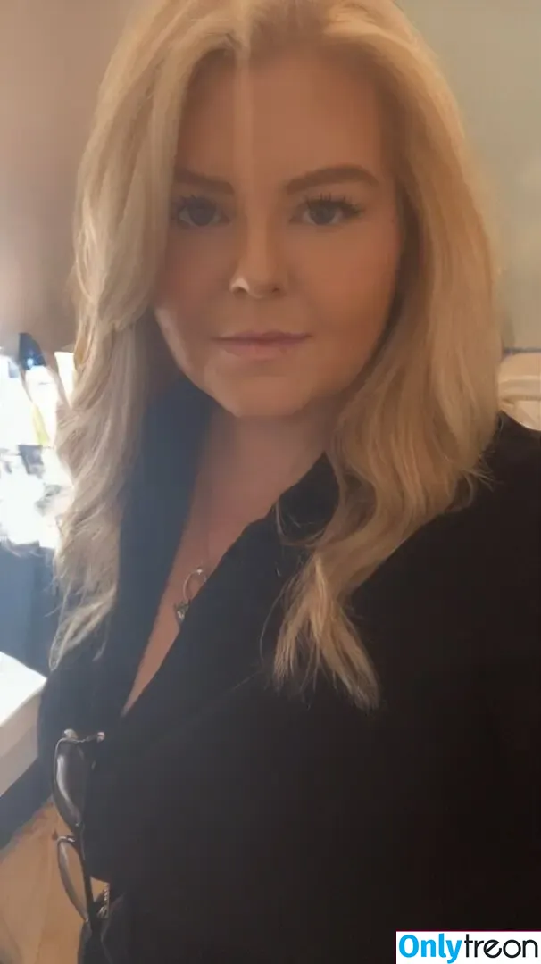 SarahLouxxx nude photo #0008 (Sarahlou011291x / Sarahx1991x / sarahlou91xxx)