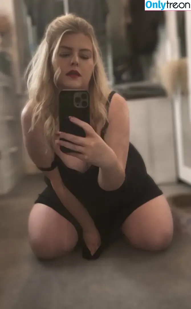 SarahLouxxx nude photo #0023 (Sarahlou011291x / Sarahx1991x / sarahlou91xxx)