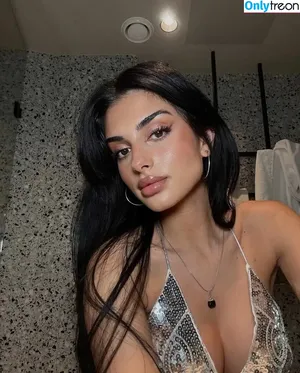 Sararslan nude photo #0005