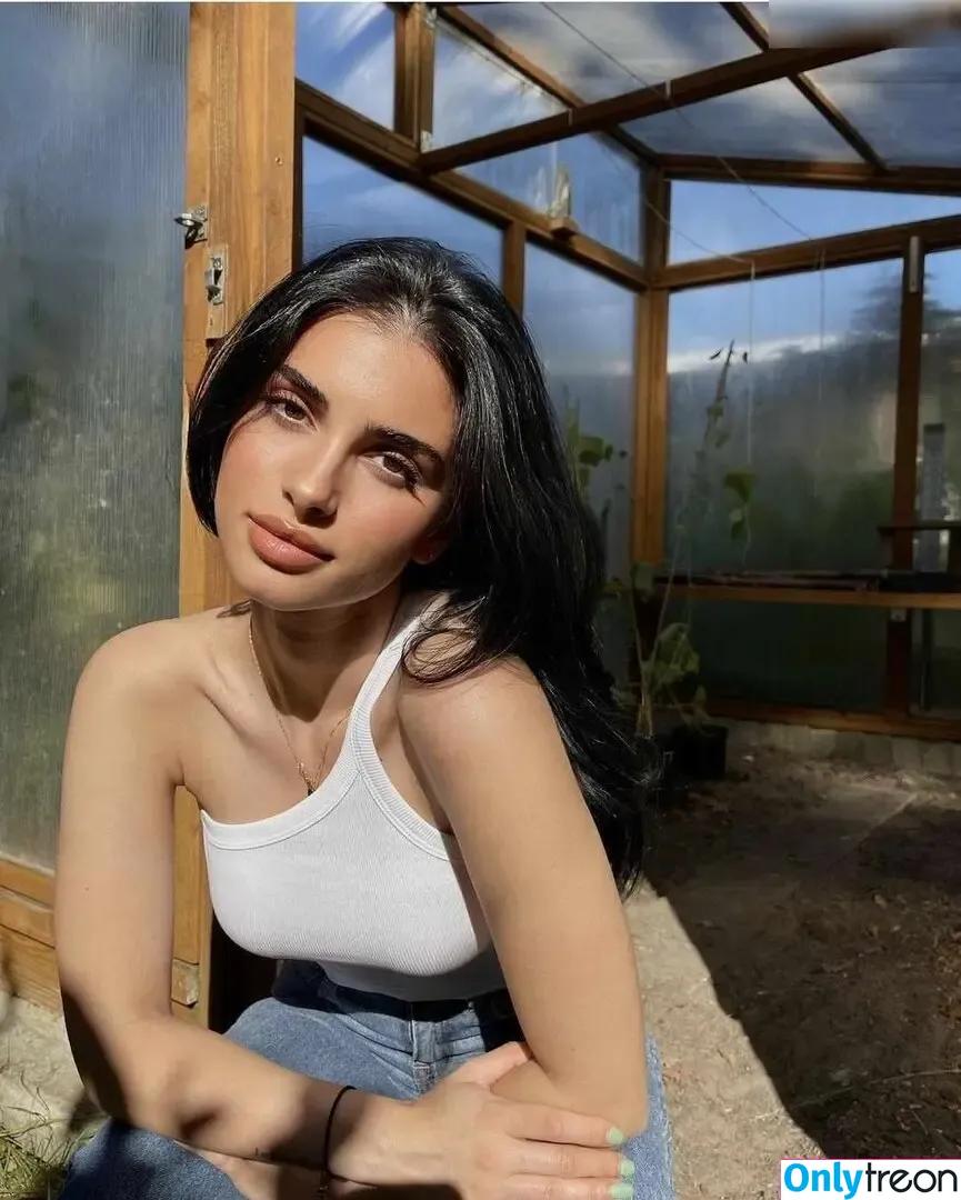 Sararslan nude photo #0010 (Sararslan)