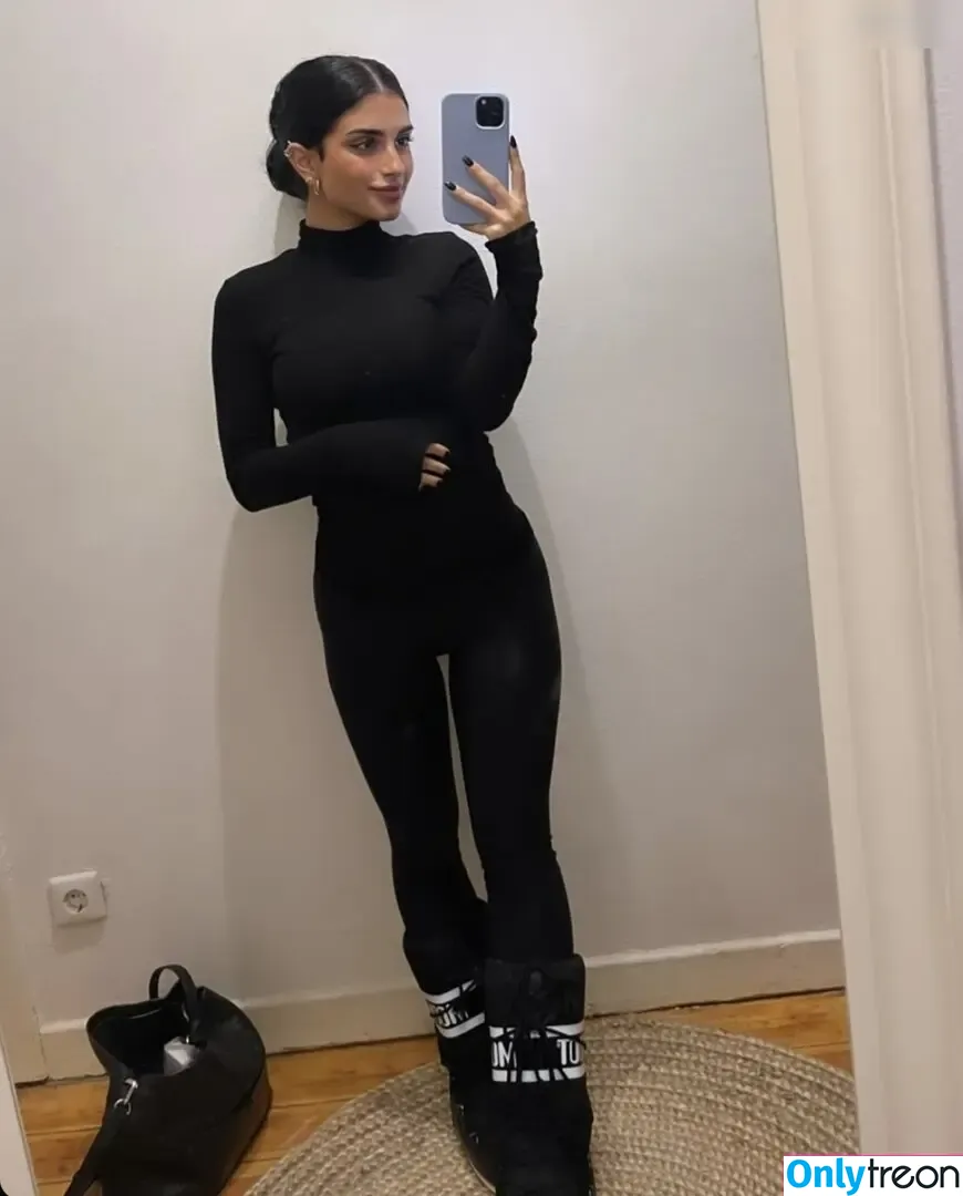 Sararslan nude photo #0016 (Sararslan)