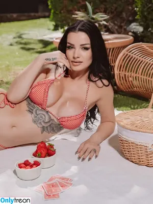 Saraya Bevis / realpaigewwe nude photo #0451