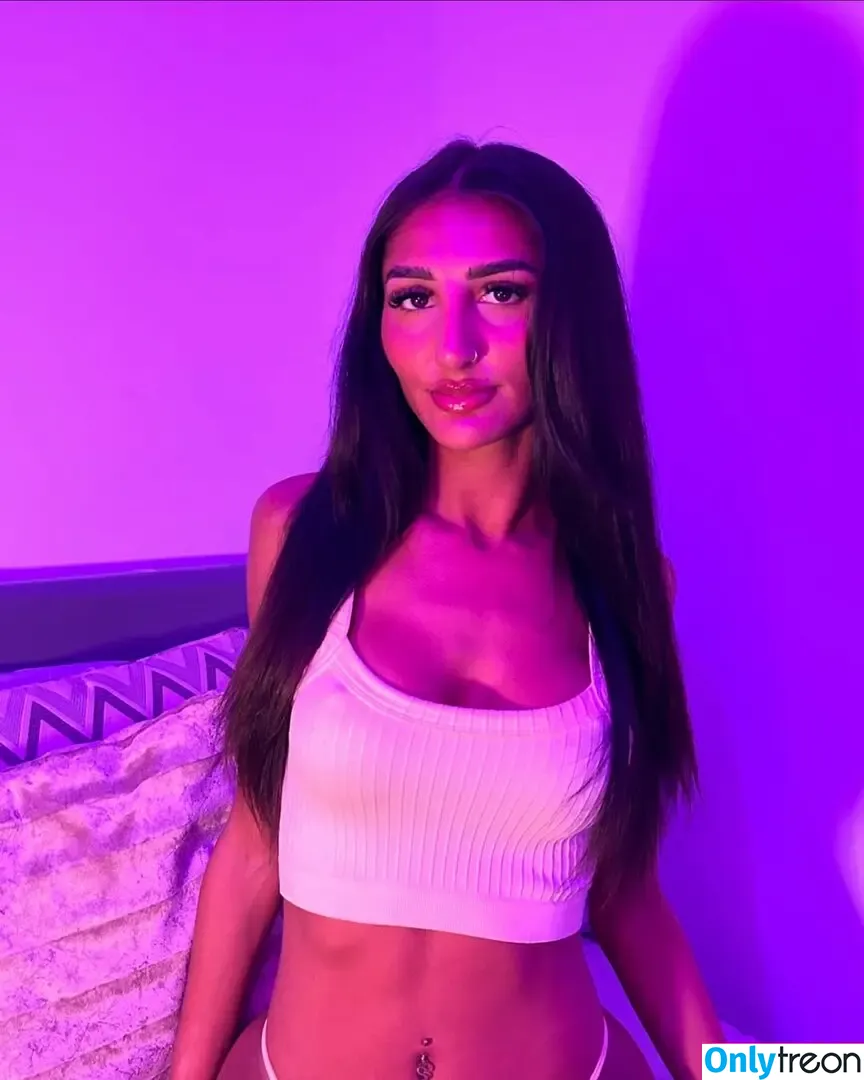 Sarina Jasmine nude photo #0006 (sarinajasmine / sarinajasminee)