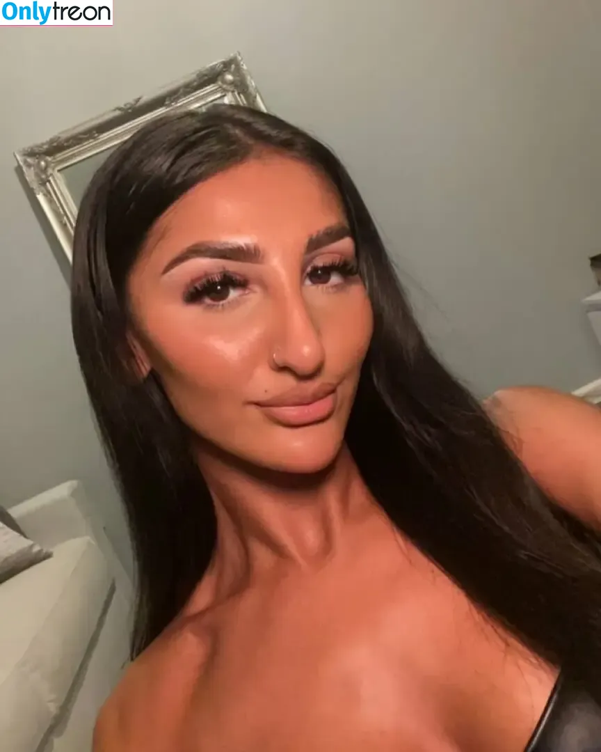 Sarina Jasmine nude photo #0011 (sarinajasmine / sarinajasminee)