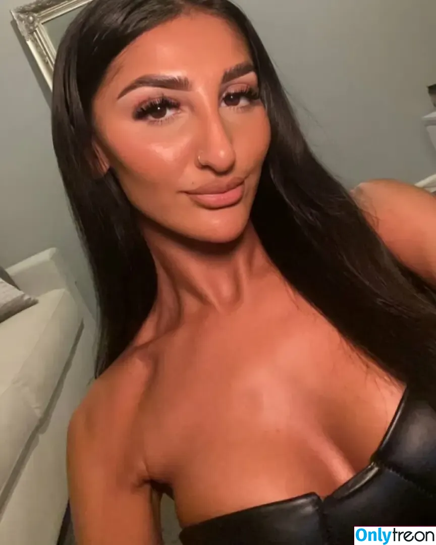 Sarina Jasmine nude photo #0020 (sarinajasmine / sarinajasminee)