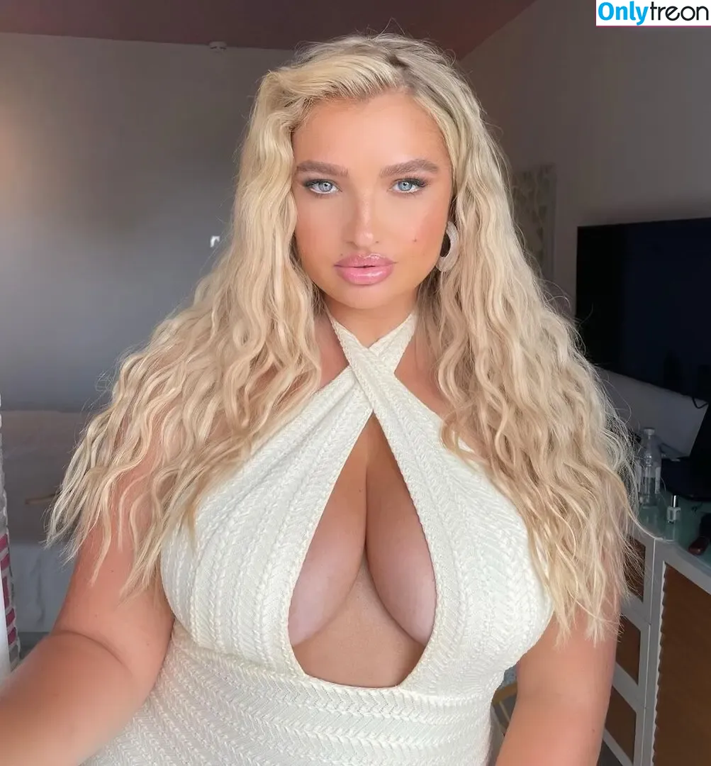 Sarina Nowak nude photo #0021 (sarinanowak)