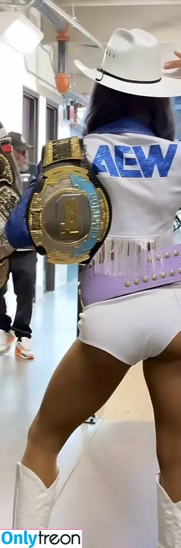 Sasha Banks nude photo #0717 (sashabankswwe / soxysasha)