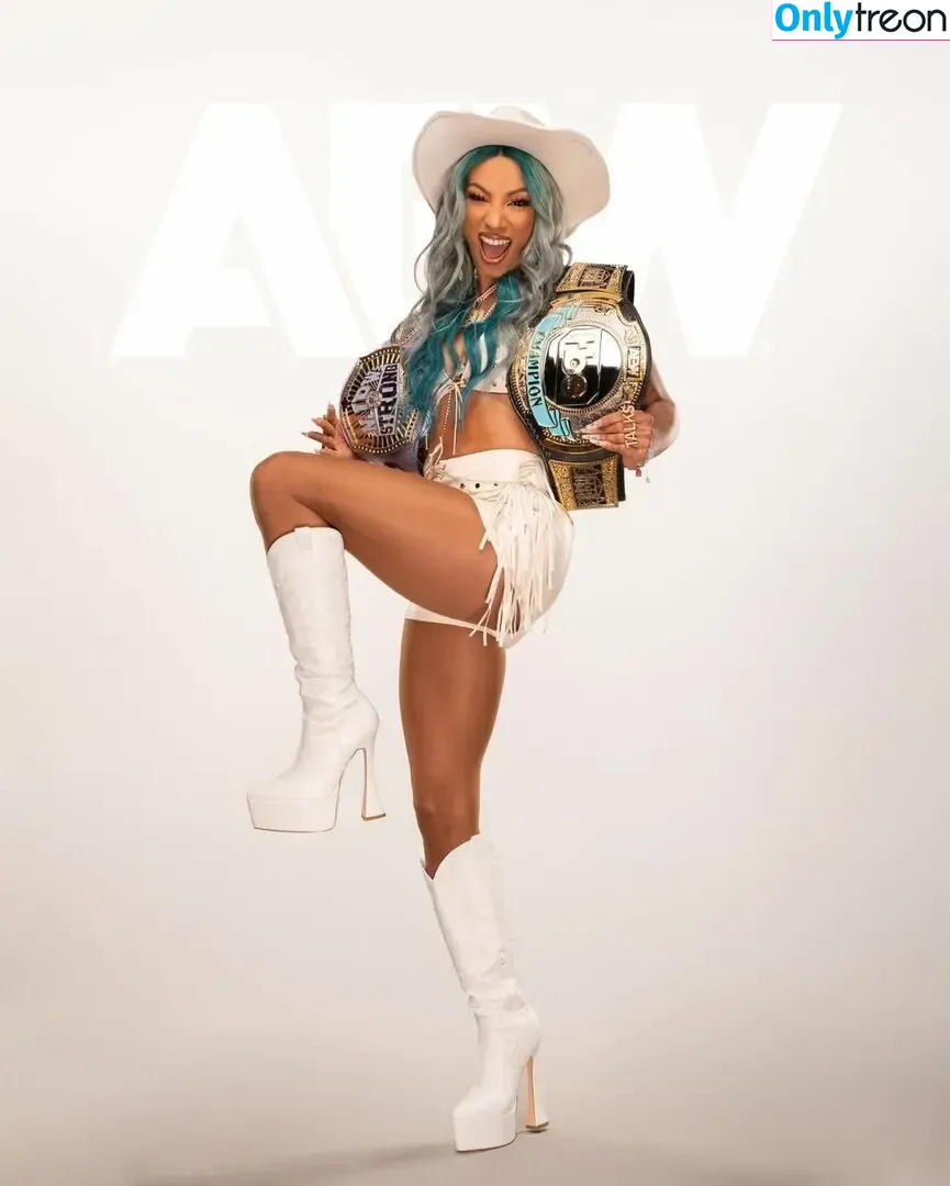 Sasha Banks nude photo #0785 (sashabankswwe / soxysasha)