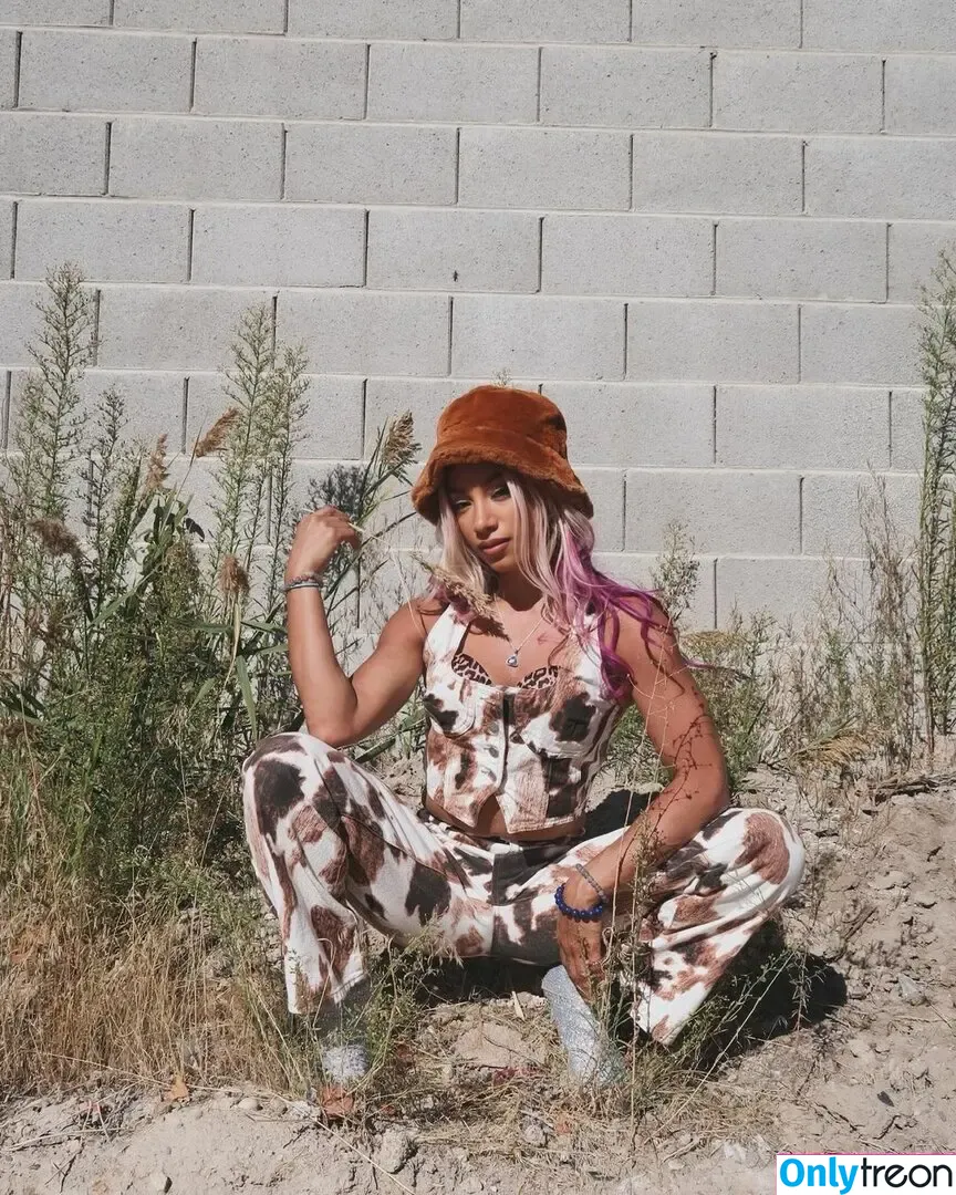 Sasha Banks nude photo #1023 (sashabankswwe / soxysasha)