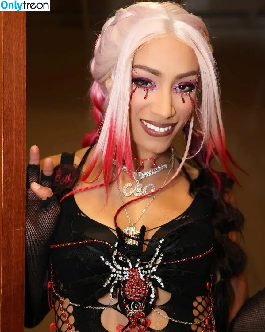 Sasha Banks nude photo #1052 (sashabankswwe / soxysasha)