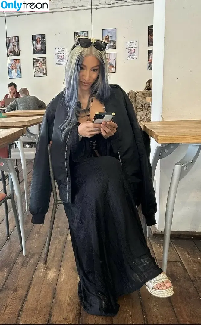 Sasha Banks nude photo #1086 (sashabankswwe / soxysasha)