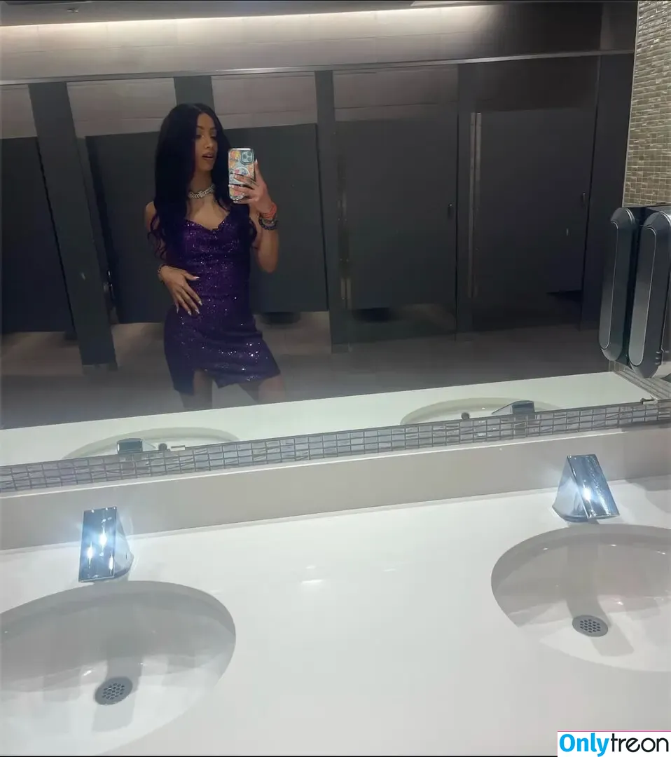 Sasha Banks nude photo #1194 (sashabankswwe / soxysasha)