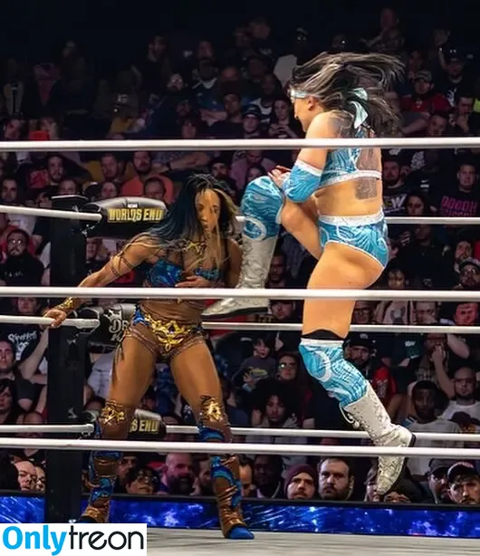 Sasha Banks nude photo #1307 (sashabankswwe / soxysasha)