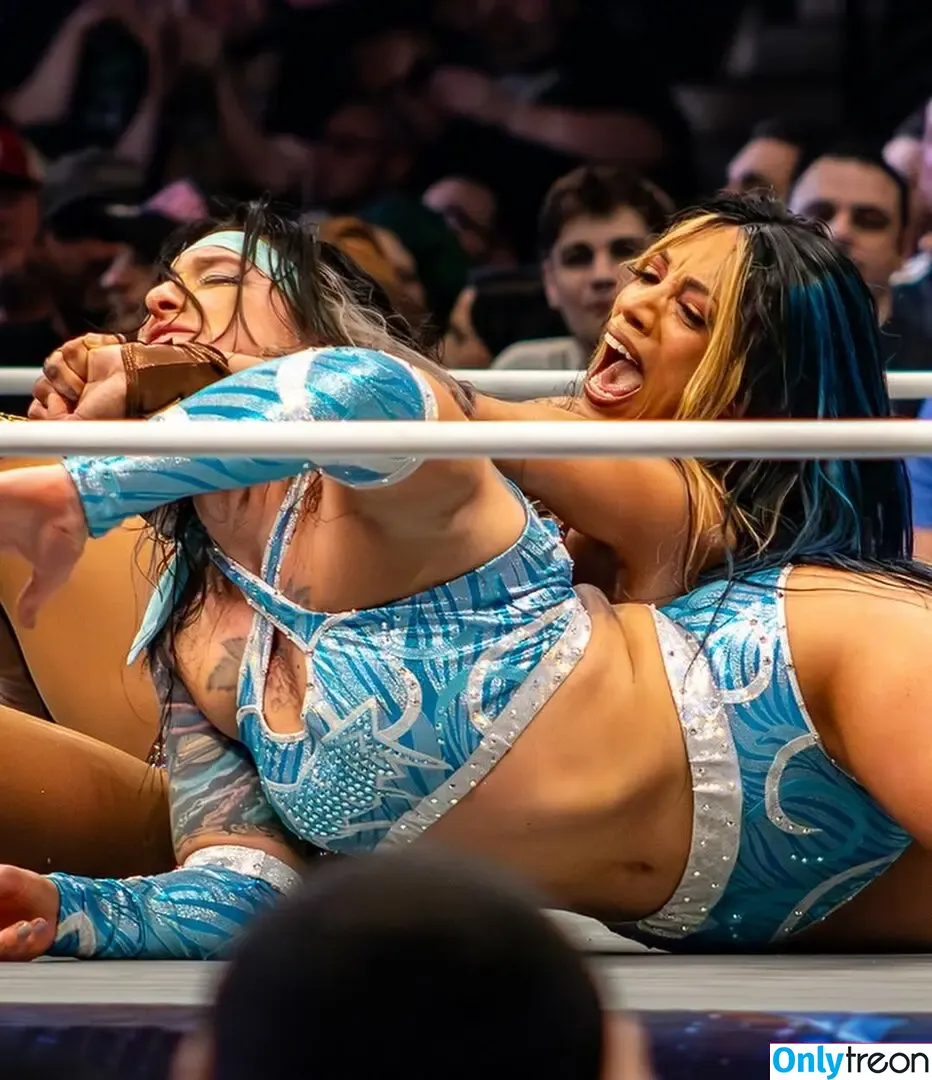 Sasha Banks nude photo #1308 (sashabankswwe / soxysasha)