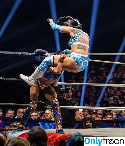 Sasha Banks nude photo #1310 (sashabankswwe / soxysasha)