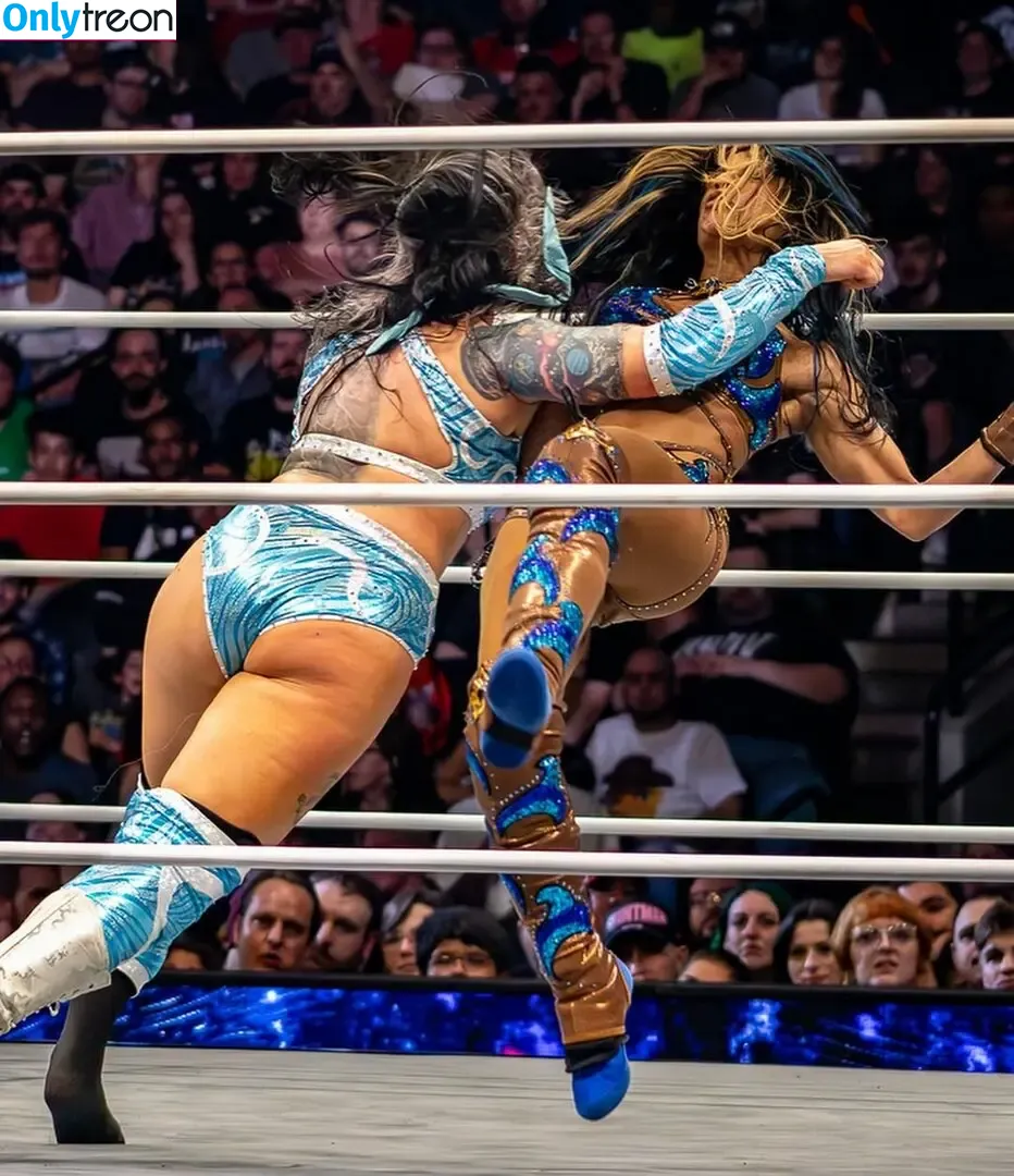 Sasha Banks nude photo #1315 (sashabankswwe / soxysasha)
