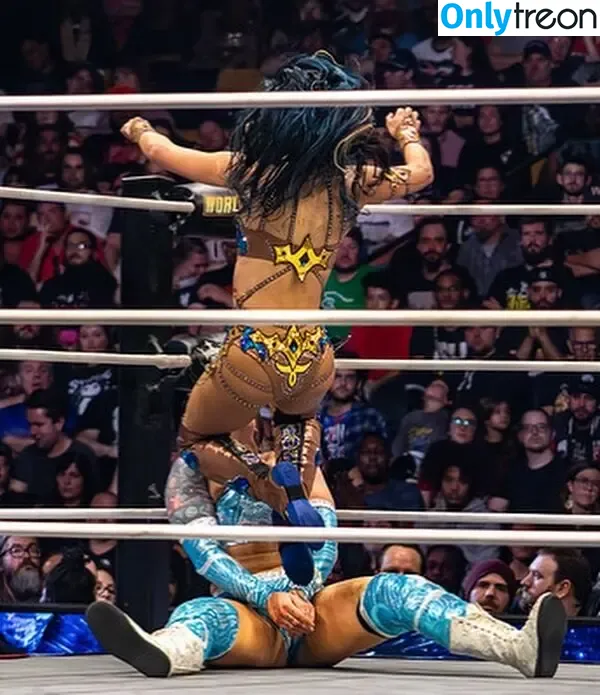 Sasha Banks nude photo #1318 (sashabankswwe / soxysasha)