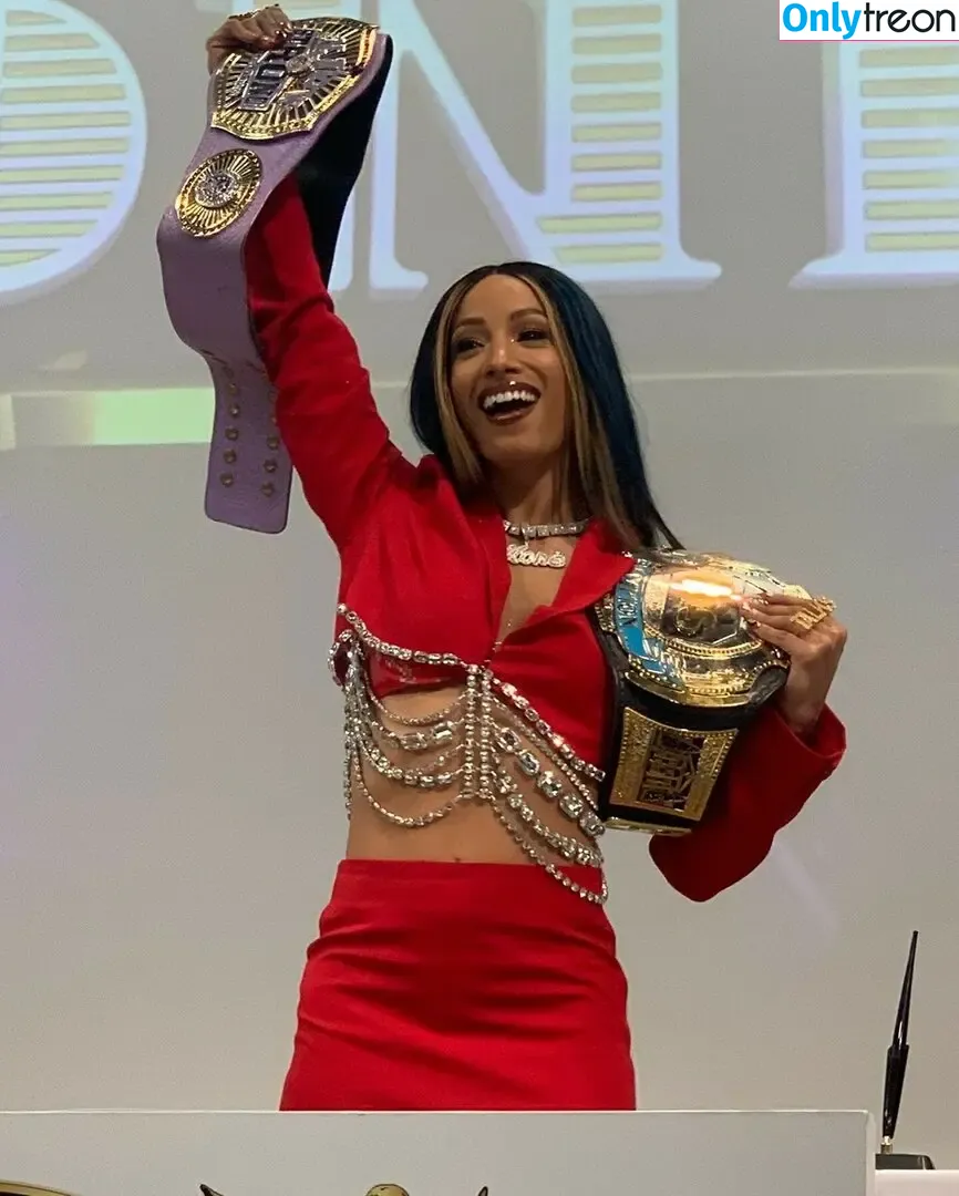 Sasha Banks nude photo #1334 (sashabankswwe / soxysasha)