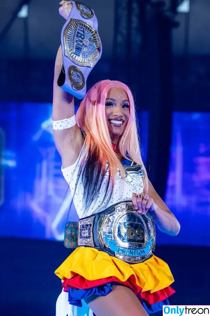 Sasha Banks nude photo #1354 (sashabankswwe / soxysasha)