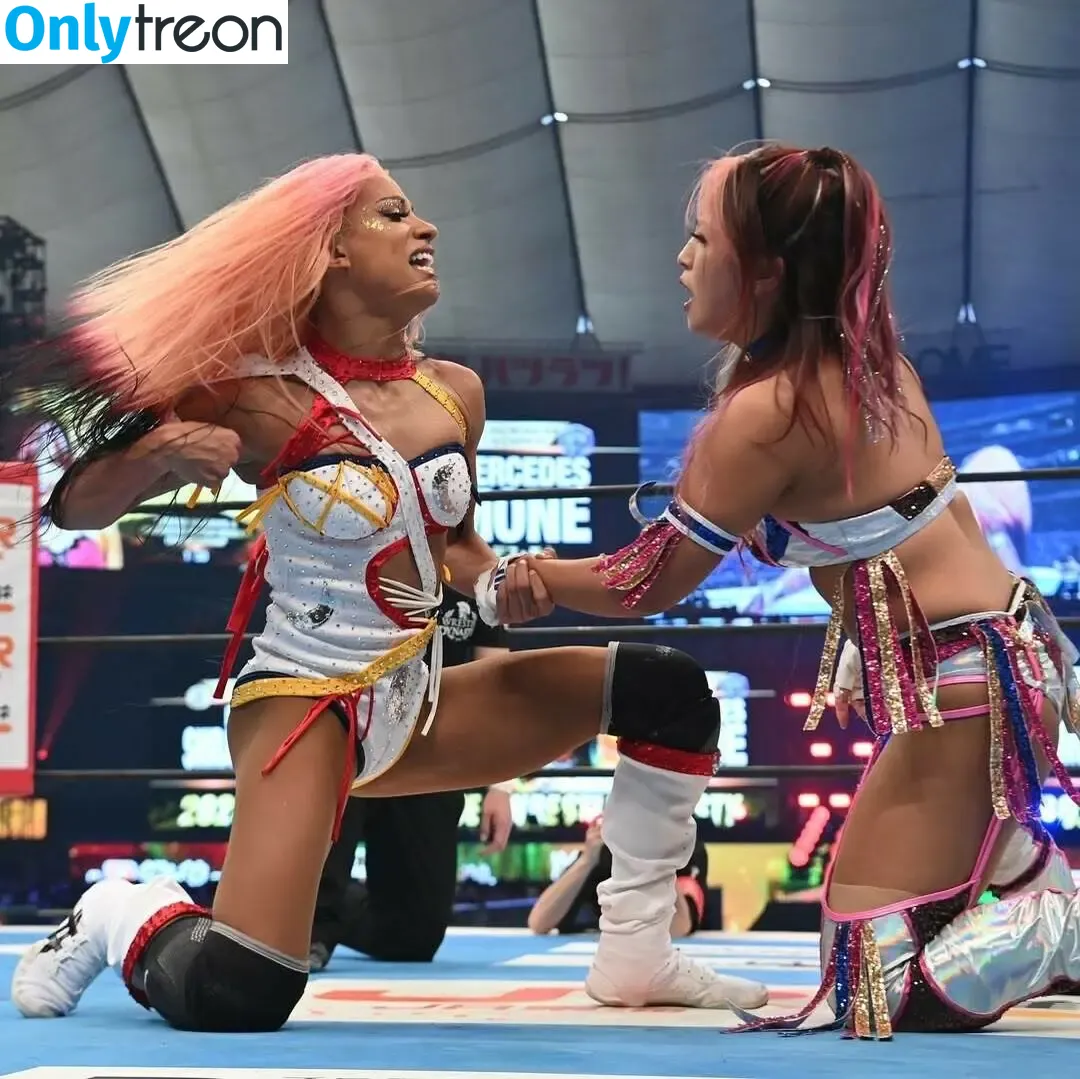 Sasha Banks nude photo #1367 (sashabankswwe / soxysasha)