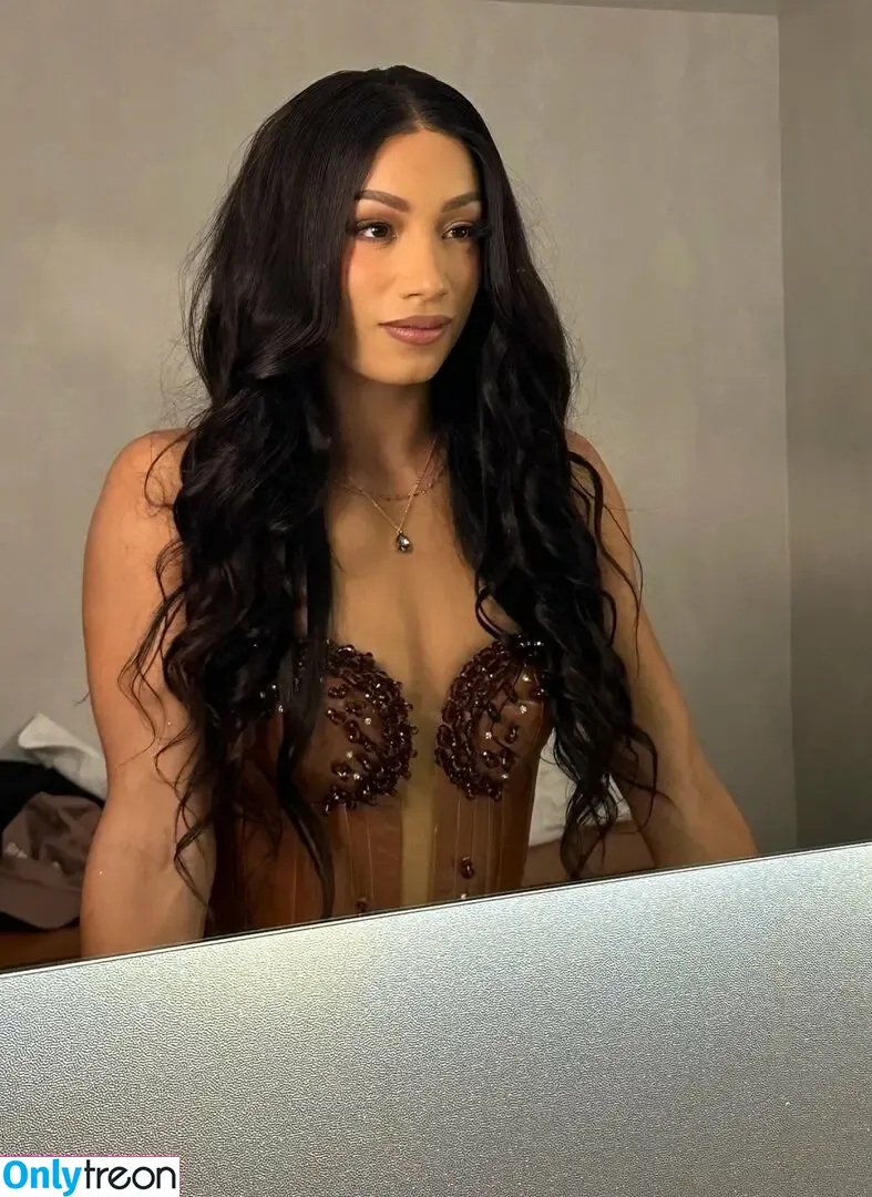 Sasha Banks nude photo #1392 (sashabankswwe / soxysasha)