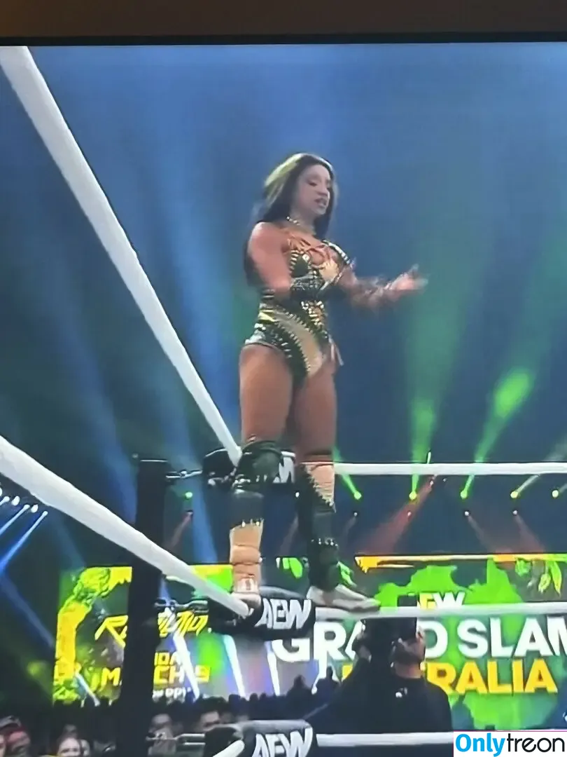 Sasha Banks nude photo #1455 (sashabankswwe / soxysasha)