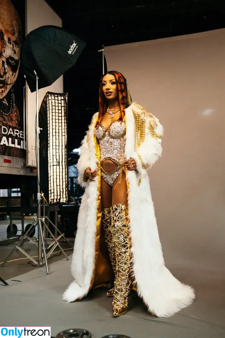 Sasha Banks nude photo #1478 (sashabankswwe / soxysasha)