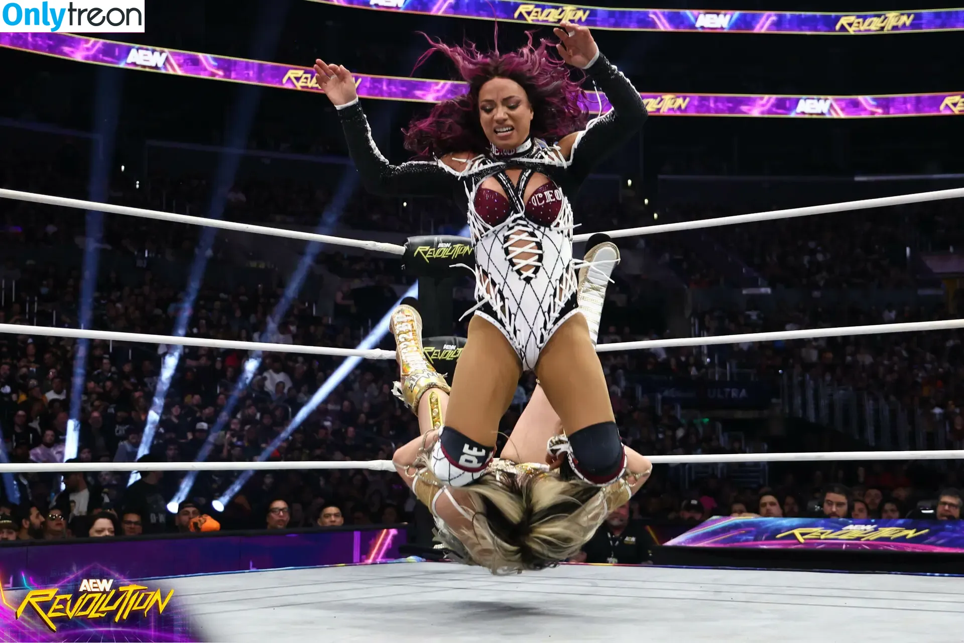 Sasha Banks nude photo #1492 (sashabankswwe / soxysasha)