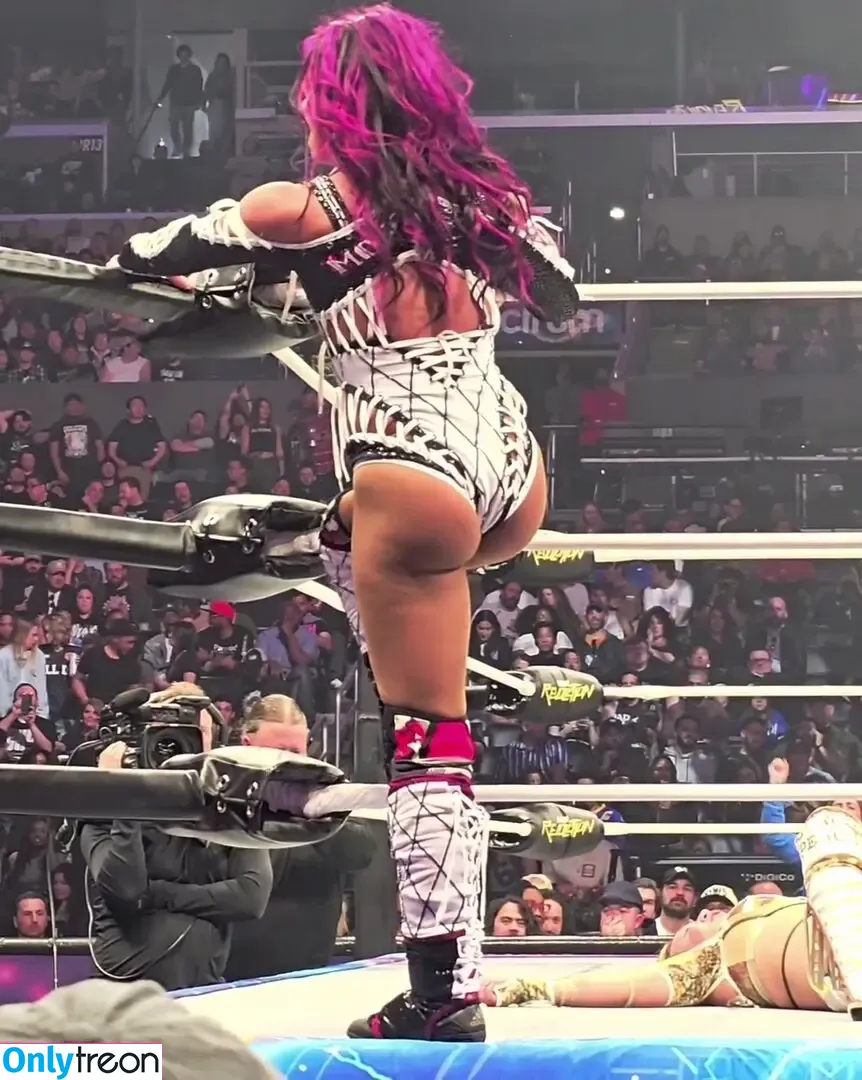 Sasha Banks nude photo #1537 (sashabankswwe / soxysasha)