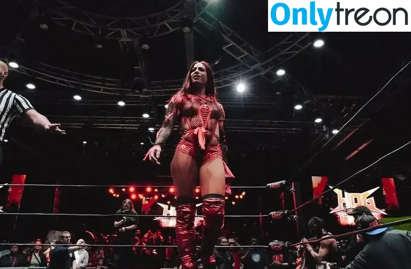 Sasha Banks nude photo #1546 (sashabankswwe / soxysasha)